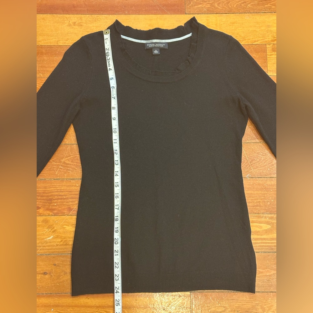 Italian yarn Cashmere Wool Black Crewneck w/ short ruffle sweater - Picture 6 of 7